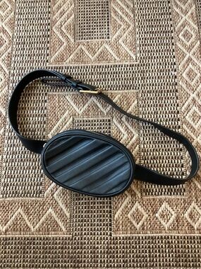 ARITZIA • ALXILIARY Quilted Black Leather Waist Belt Bag Crossbody with Gold Zip